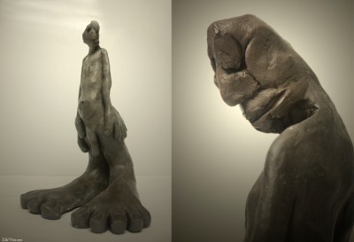 « Linsolent », sculpture figurative, argile faience noire – ©LilaVert