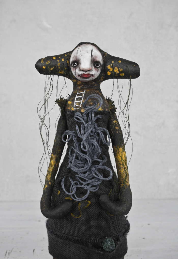 Stephanie Vandal – PRINCESSE AU PETIT POIS – Mixed media art sculptures