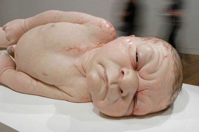 Ron Mueck, A Girl, 2006, National Gallery of Canada, Ottawa, Purchased 2007 with the generous support of F. Harvey Benoit and Dr. Lynne Freiburger-Benoit, Photo © NGC.