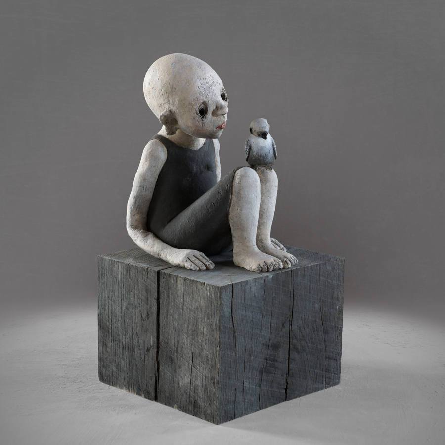 Nathalie Gauglin – Sculpture Fillette au martinet noir