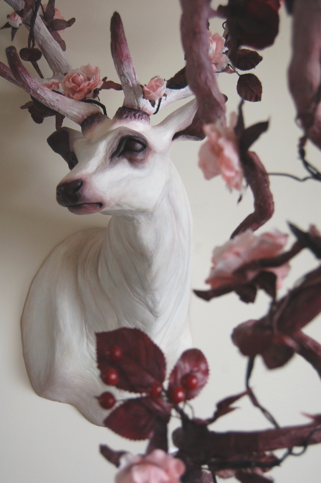 Natasha Cousens – Doe Ray Me – Floral animal sculpture