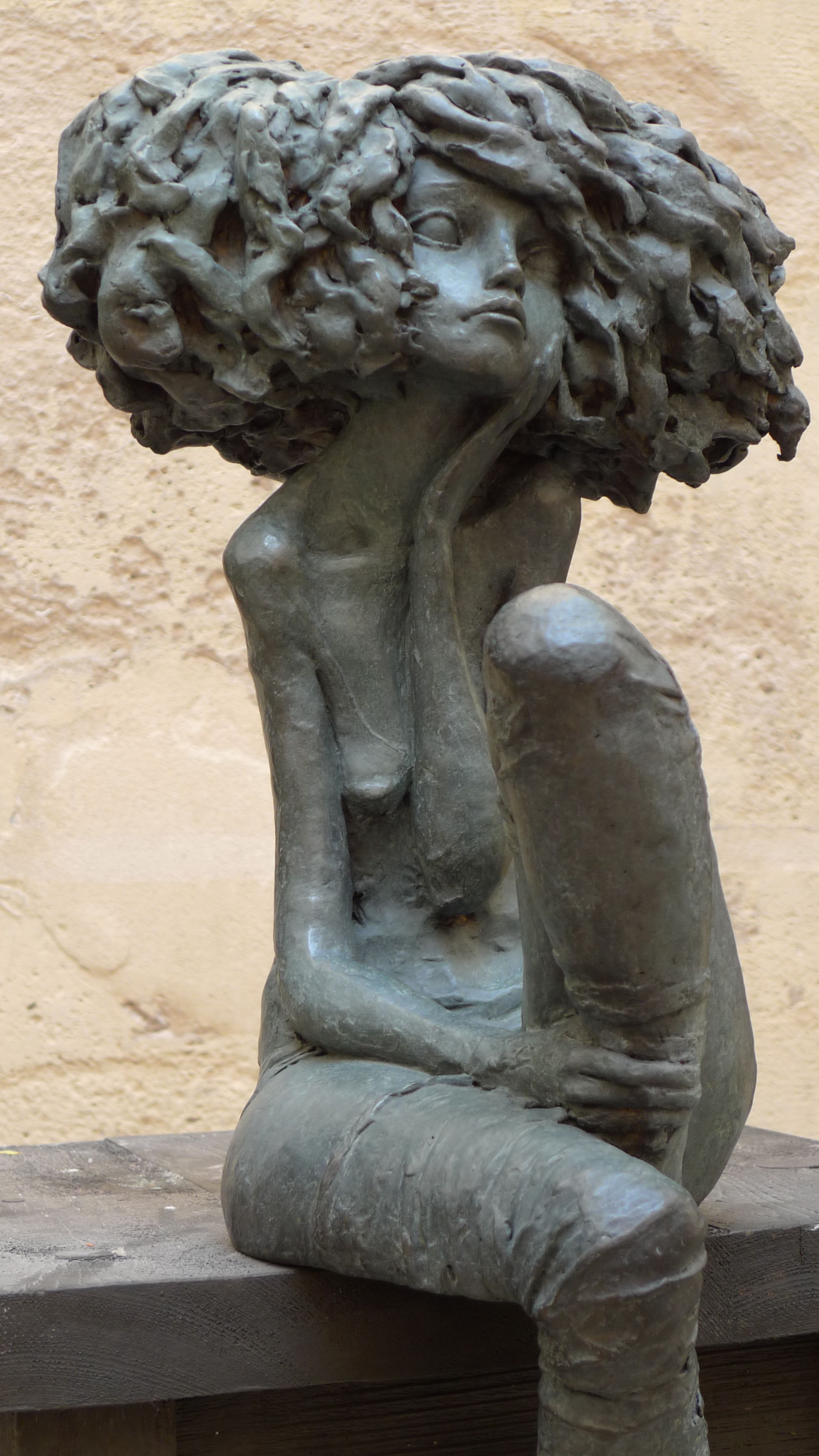 Valerie Hadida sculptures – La Romantique – bronze