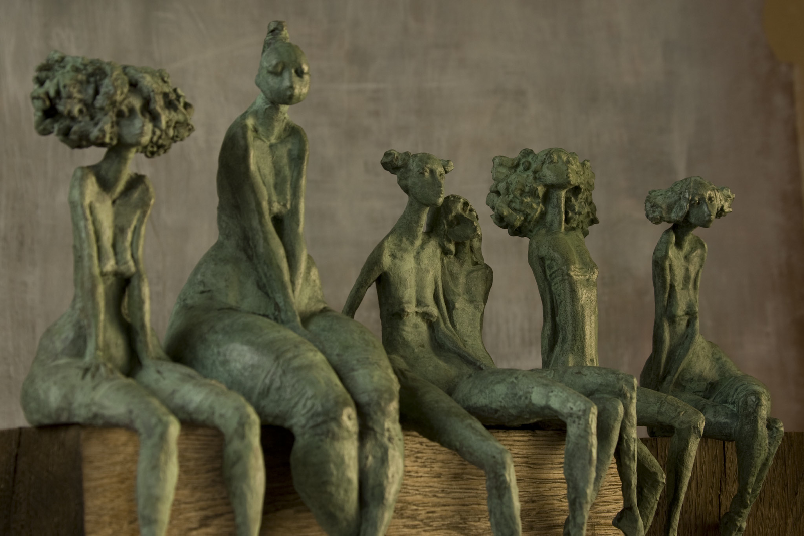 Valerie Hadida sculptures – girls