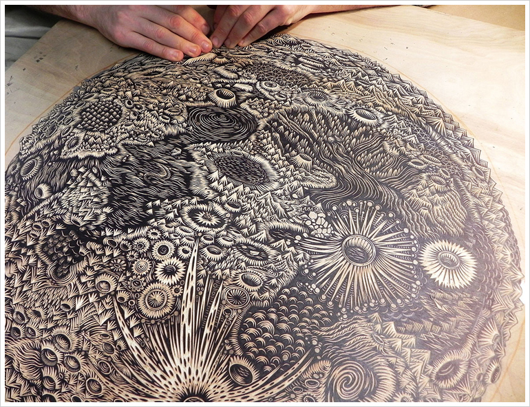 themoon_woodcut_carving02_b