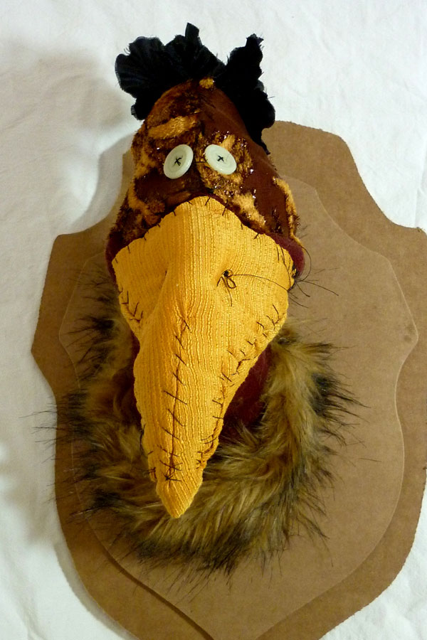 Anne-Valerie-Dupond-oiseau -trophée de chasse – Sculpteur textile