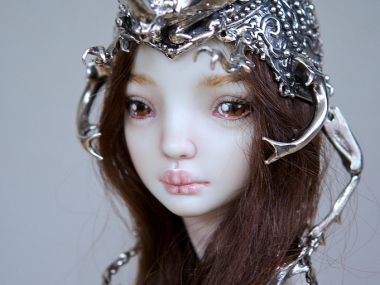 Marina Bychkova- Enchanted Doll – The Hybrid Beetle Crown