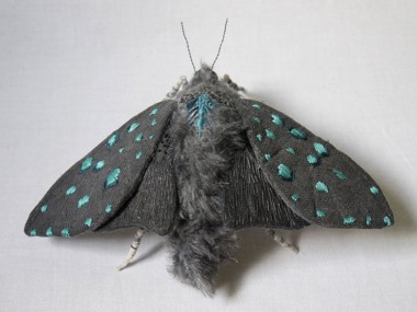yumi-okita – Textile Creatures – papillon noir