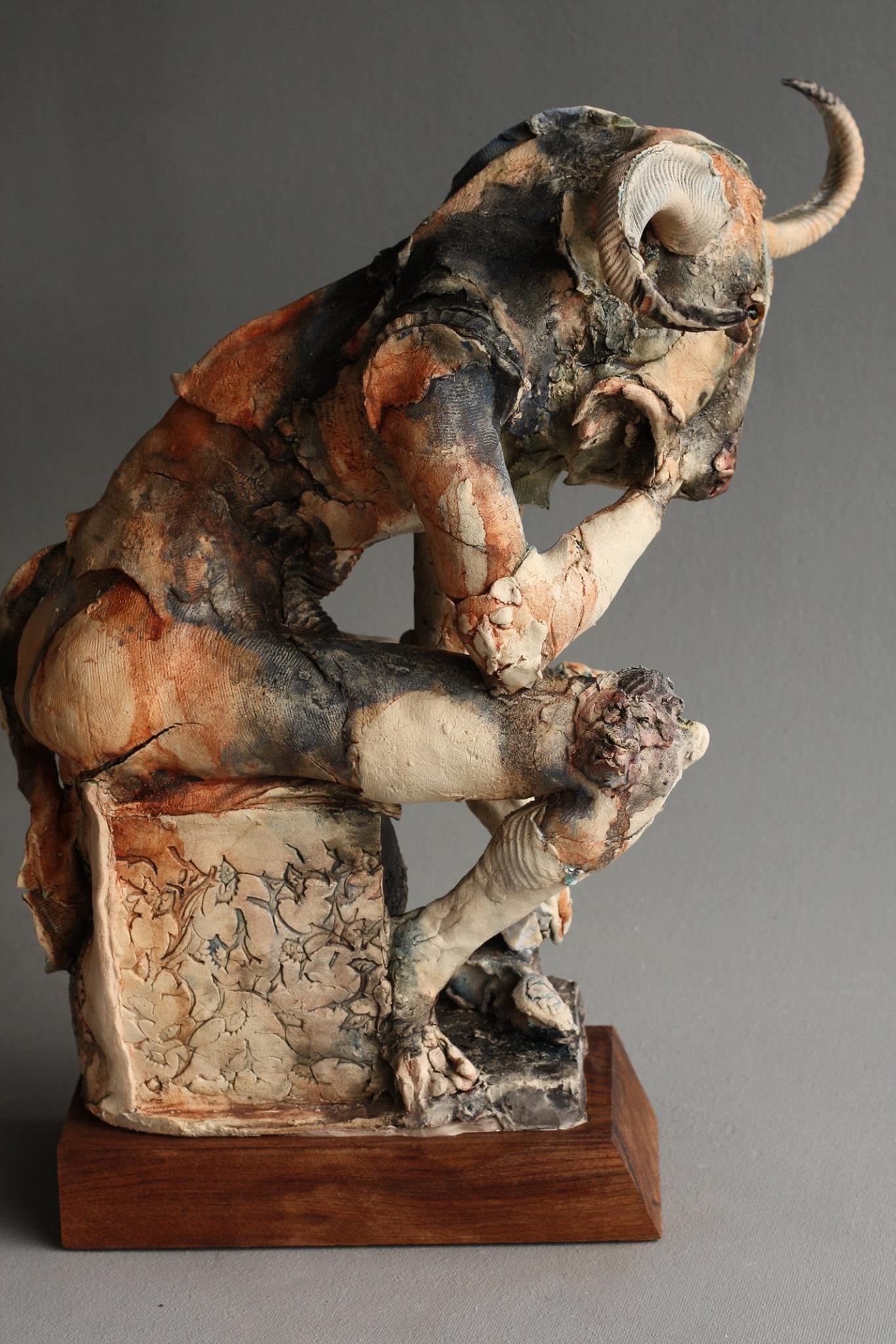 Minotaur sculpture – Ostinelli