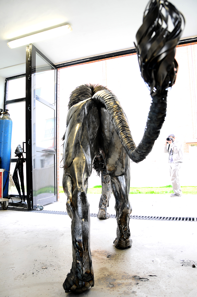 Selçuk Yılmaz – Lion back – Steampunk sculpture