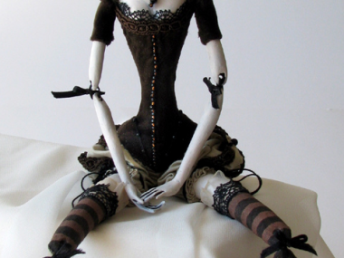 Tireless Artist – Art dolls / Interpertation of Marie Antoinette