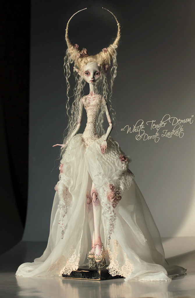 Tireless Artist – Art dolls / The whole day of chasing sunbeams