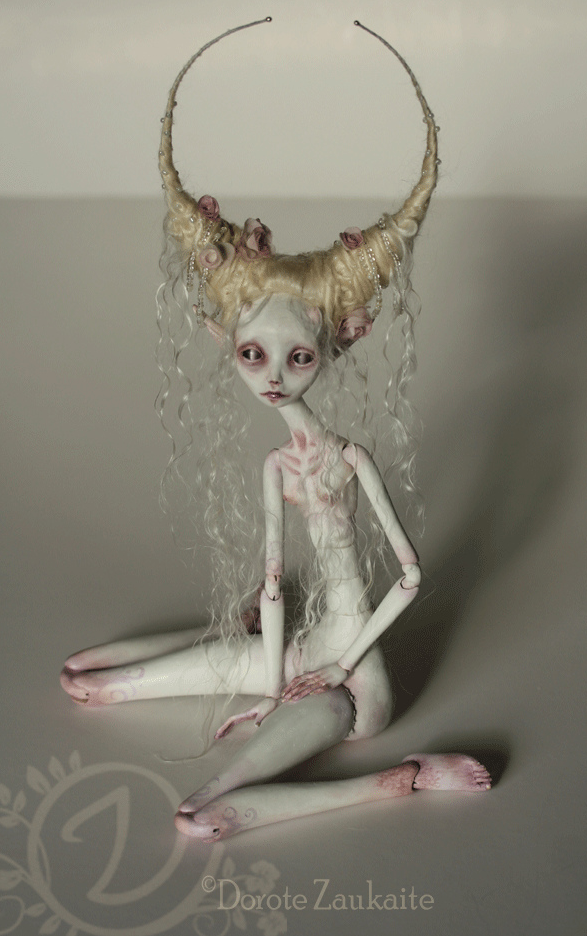 Tireless Artist – Art dolls / White Tender Demon