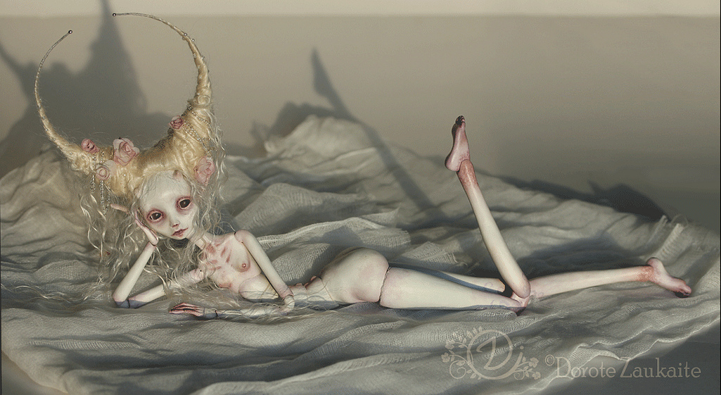 Tireless Artist – Art dolls / White Tender Demon