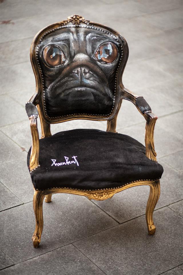 Herakut – When Then Grumpy Pug Turned Into A Chair / Street artist