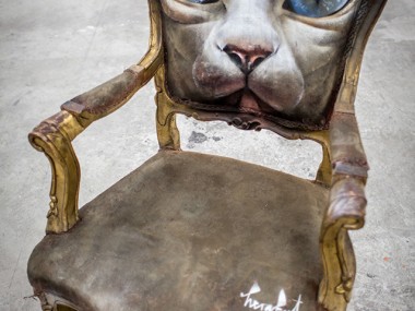 Herakut – chaise peinte  / Street artist