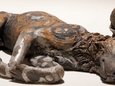 Nick Mackman – African painted dog sculpture