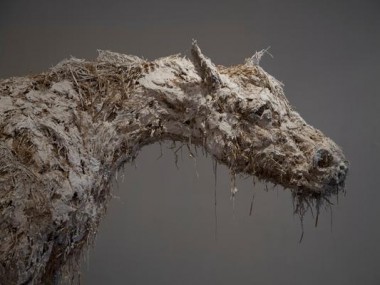 Nicola Hicks – Closed up horse – Life study – 2012 / sculptures