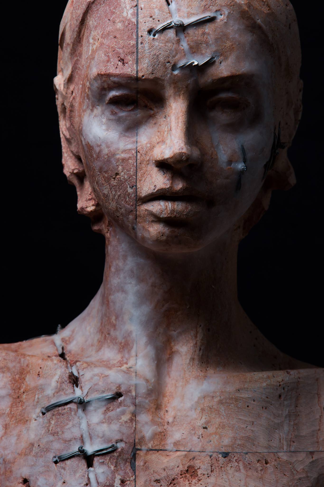 Christian Zucconi sculptures – Corpo III (2014)