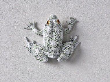 Joana Vasconcelos – Grenouille sculpture dentelles Art