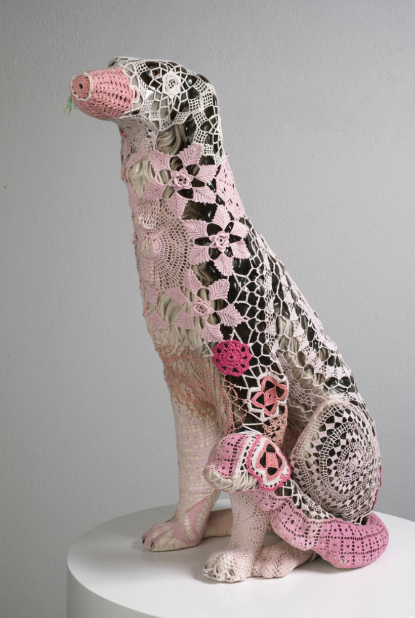 Joana Vasconcelos – Sculpture textile dentelles Art – Pinky