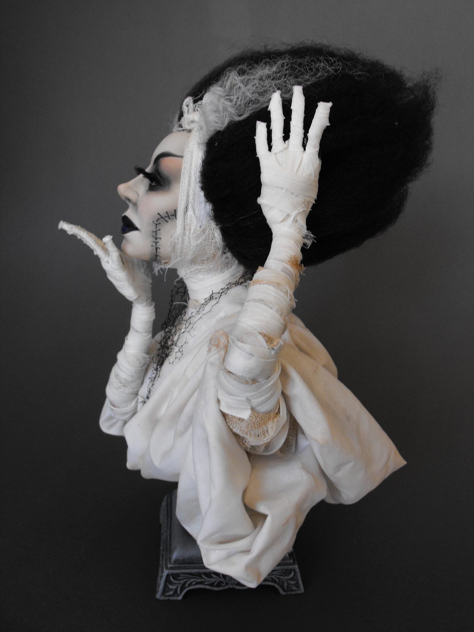 Dustin Poche – The Bride of Frankenstein sculpture