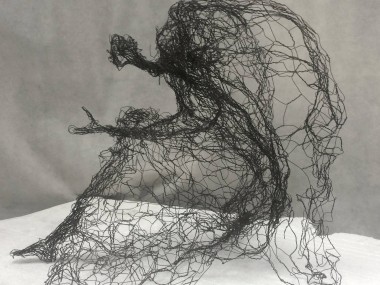 Wire mesh sculpture by Pauline Ohrel