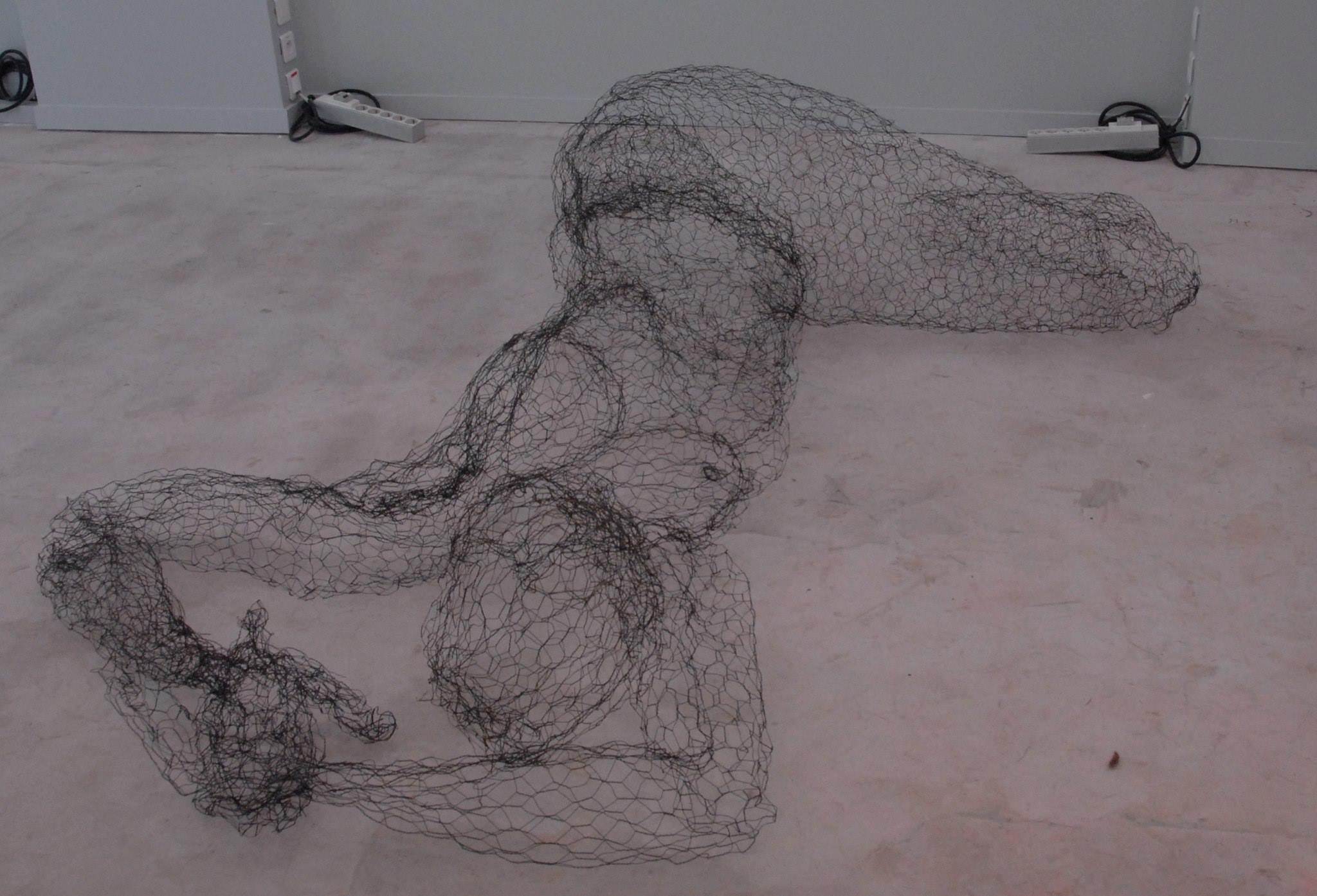 fil de fer sculptures by Pauline Ohrel – personnage