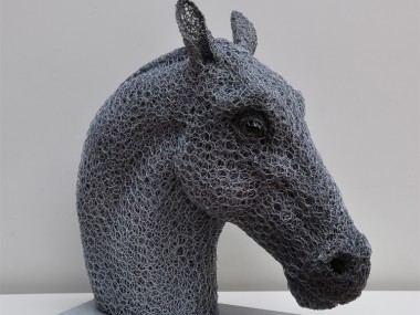 Kendra Haste – HORSE HEAD -sculpture fil de fer  – Sculptures grillage / Galvanised wire