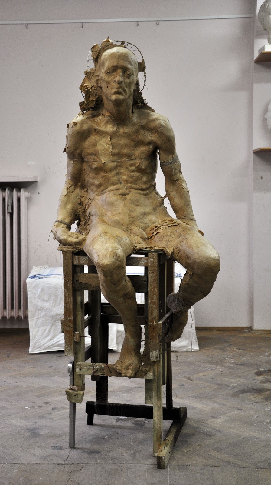 Grzegorz Gwiazda – heretyk sculpture