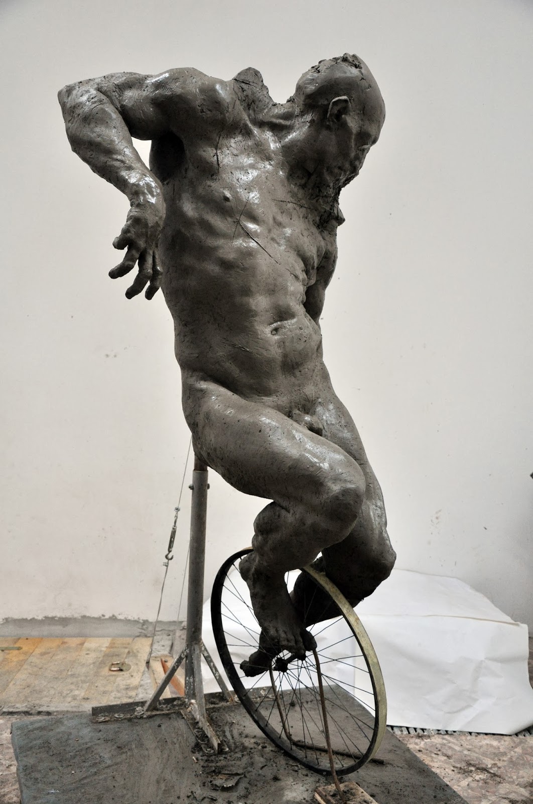 Grzegorz Gwiazda – sculpture cyclist in progress