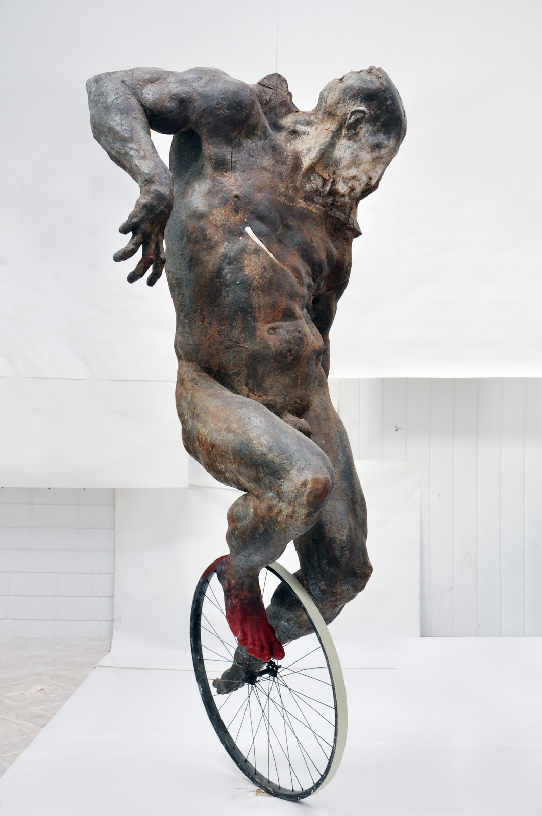 Grzegorz Gwiazda – sculpture cyclist