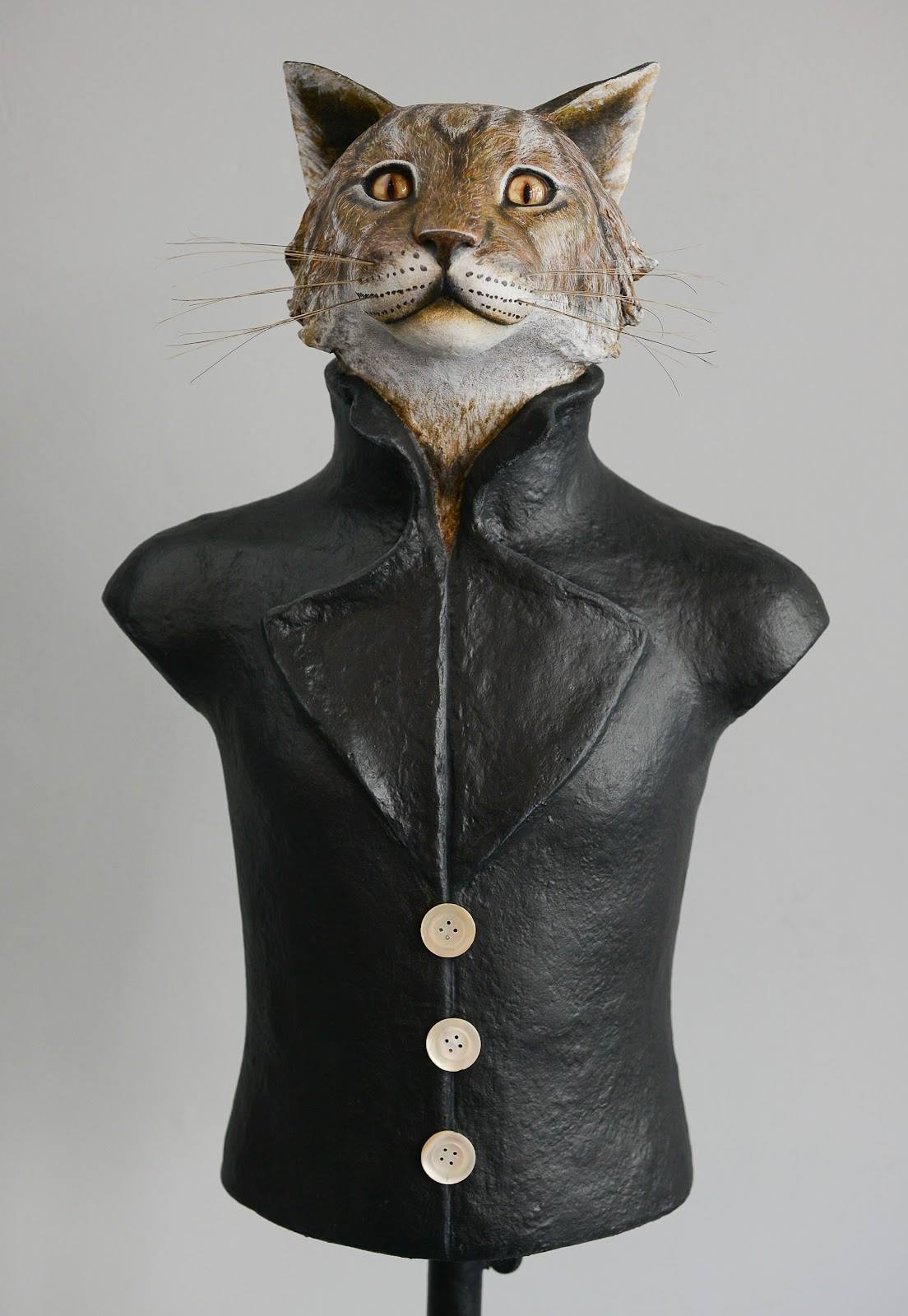 Mélanie Bourlon – Papier maché sculptures chat