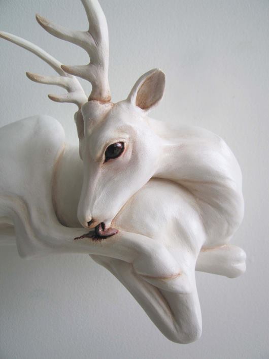 Christy Langer – Sculpture Lick – resin, fibreglass, oil paint 16.5 x 24.5 x 19 cm, 2010