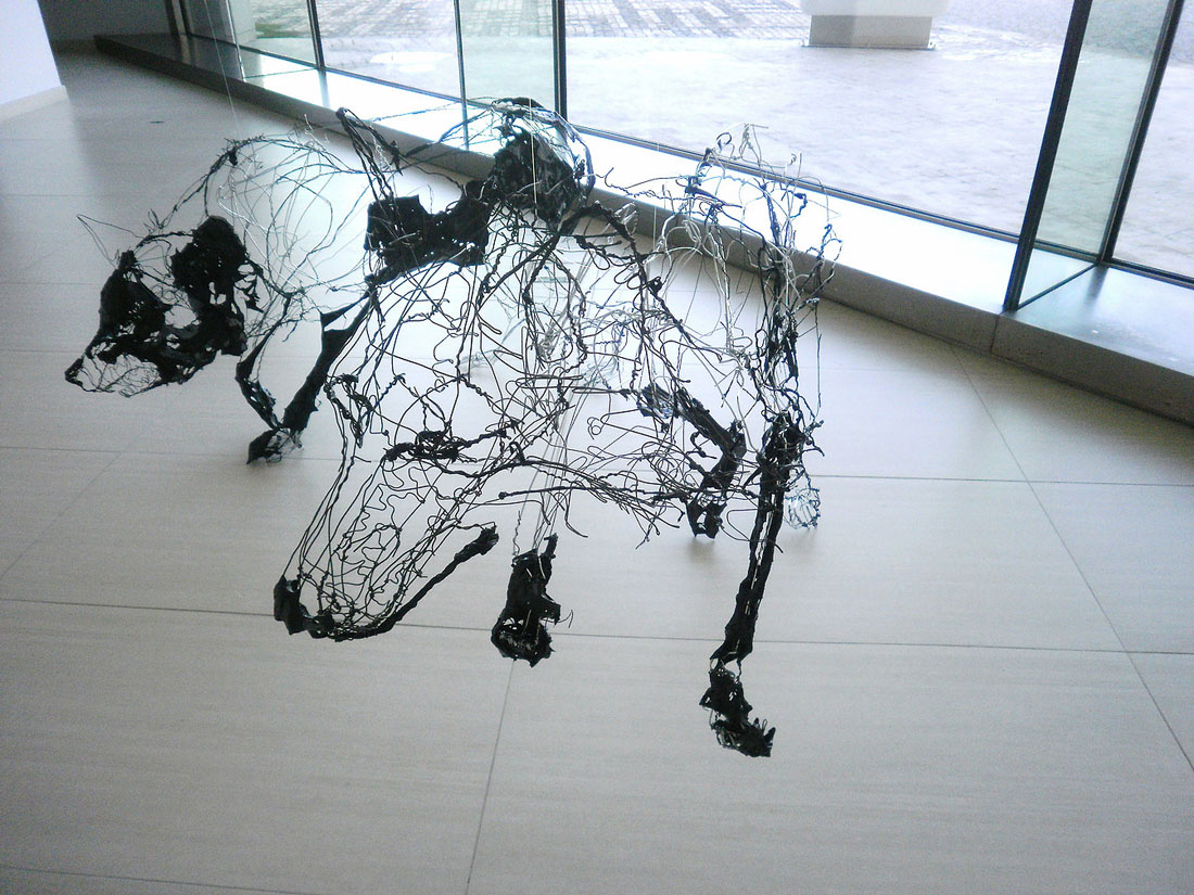 David Oliveira – Wire sculptures dog