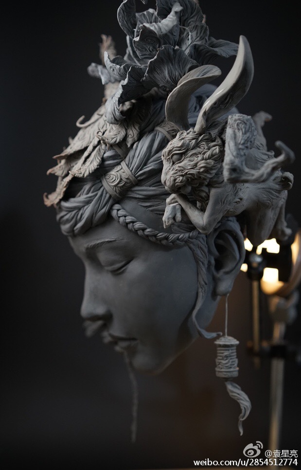 Yuanxing Liang - Sculptures