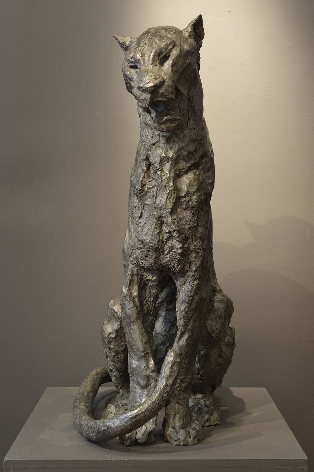 Patrick Villas – Sculptures – Léopard assis – Bronze – 90 x 55 x 40 cm