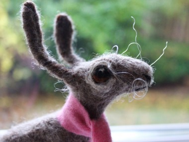 Dee McCracken – wool bunny sculpture