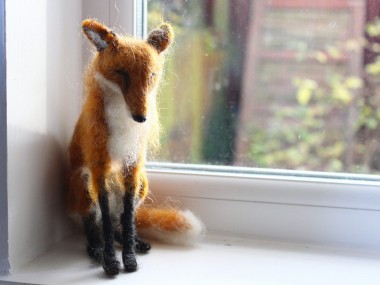 Dee McCracken – wool sculpture fox