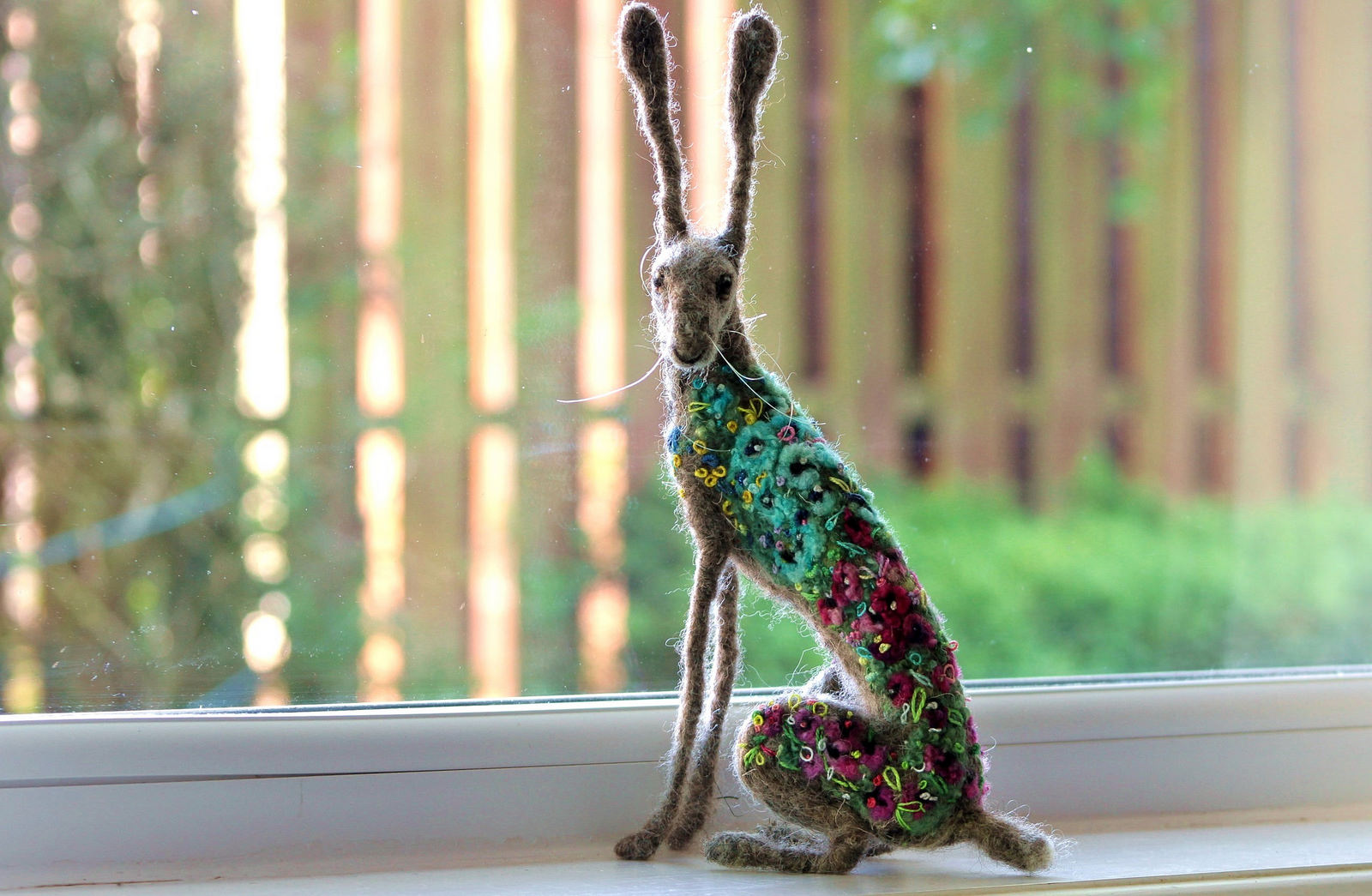 Dee McCracken – wool sculpture – lapin