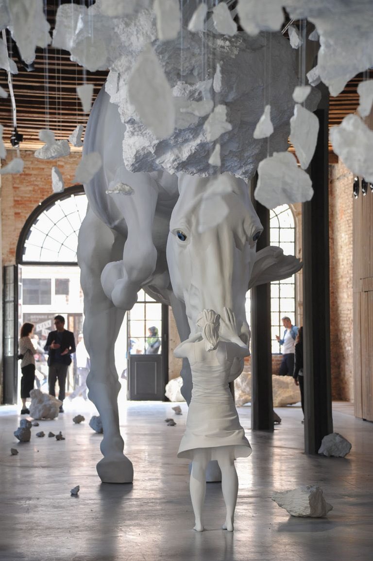 The horse Problem – Claudia Fontes sculpture Biennale de venise 2017