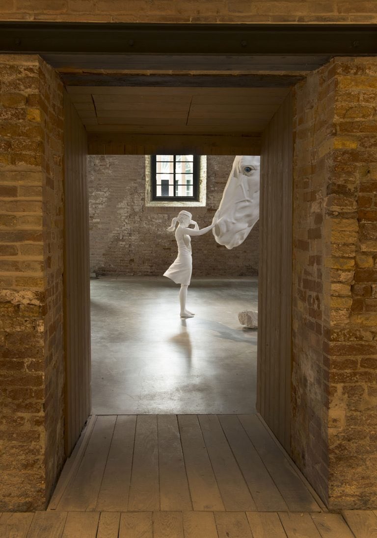 The horse Problem – Claudia Fontes sculpture Biennale de venise 2017