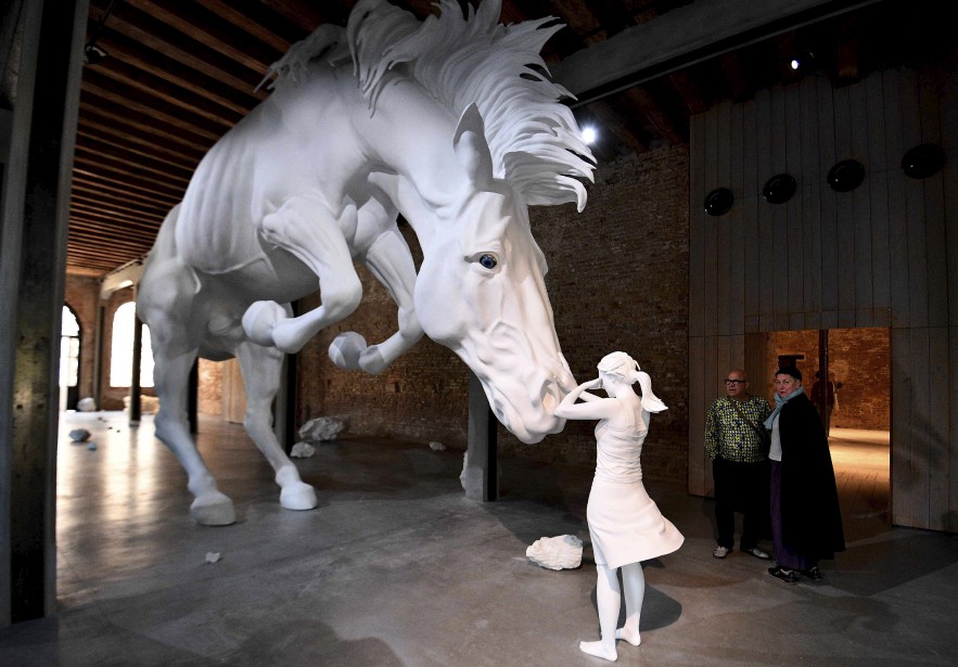 The horse Problem – Claudia Fontes sculpture Biennale de venise 2017