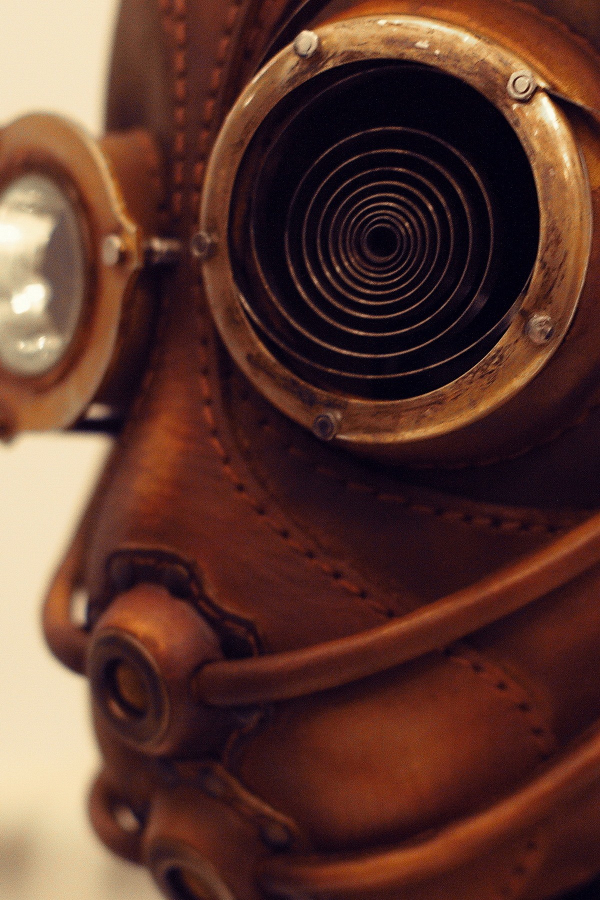 Bob Basset – Steampunk Art Leather Gas Mask