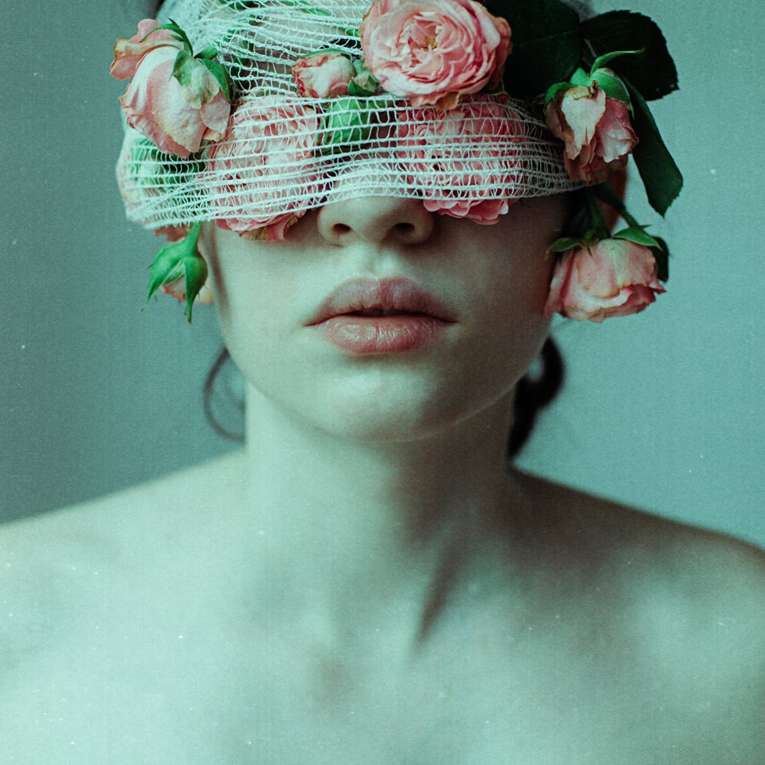 Laura Makabresku – Mystic photography – The Suffering