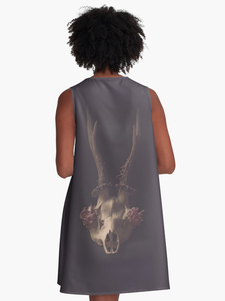 deer-skull-robe dress print