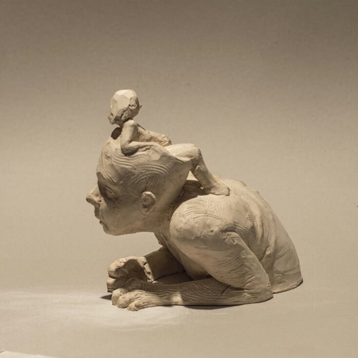 Fernando Rosas – “Cómodamente instalada” sculpture