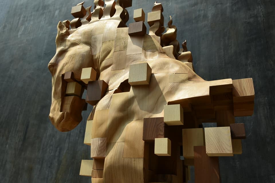 Hsu Tung Han – Wood horse sculpture