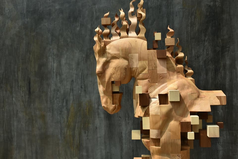 Hsu Tung Han – Wood horse sculpture